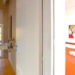 2 Bedroom Stunning In *
